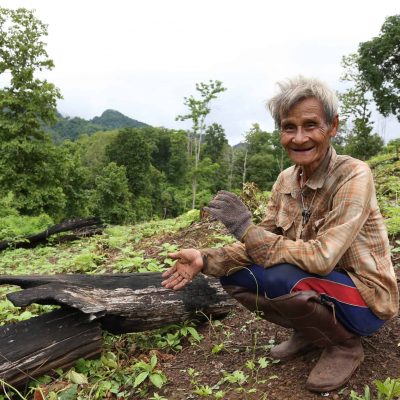 A farmer near the site of the proposed Hatgyi dam on the Salween River talks about traditional and sustainable farming practices. This land would be flooded if the dam is built.